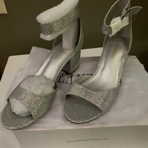 COPY - Women’s silver heels size 10